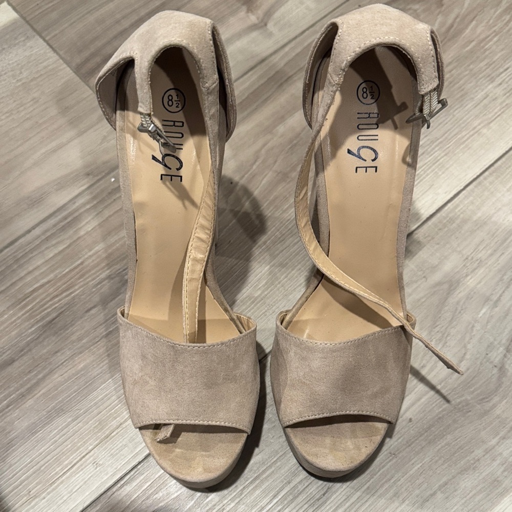 Women's Tan Heeled Sandals